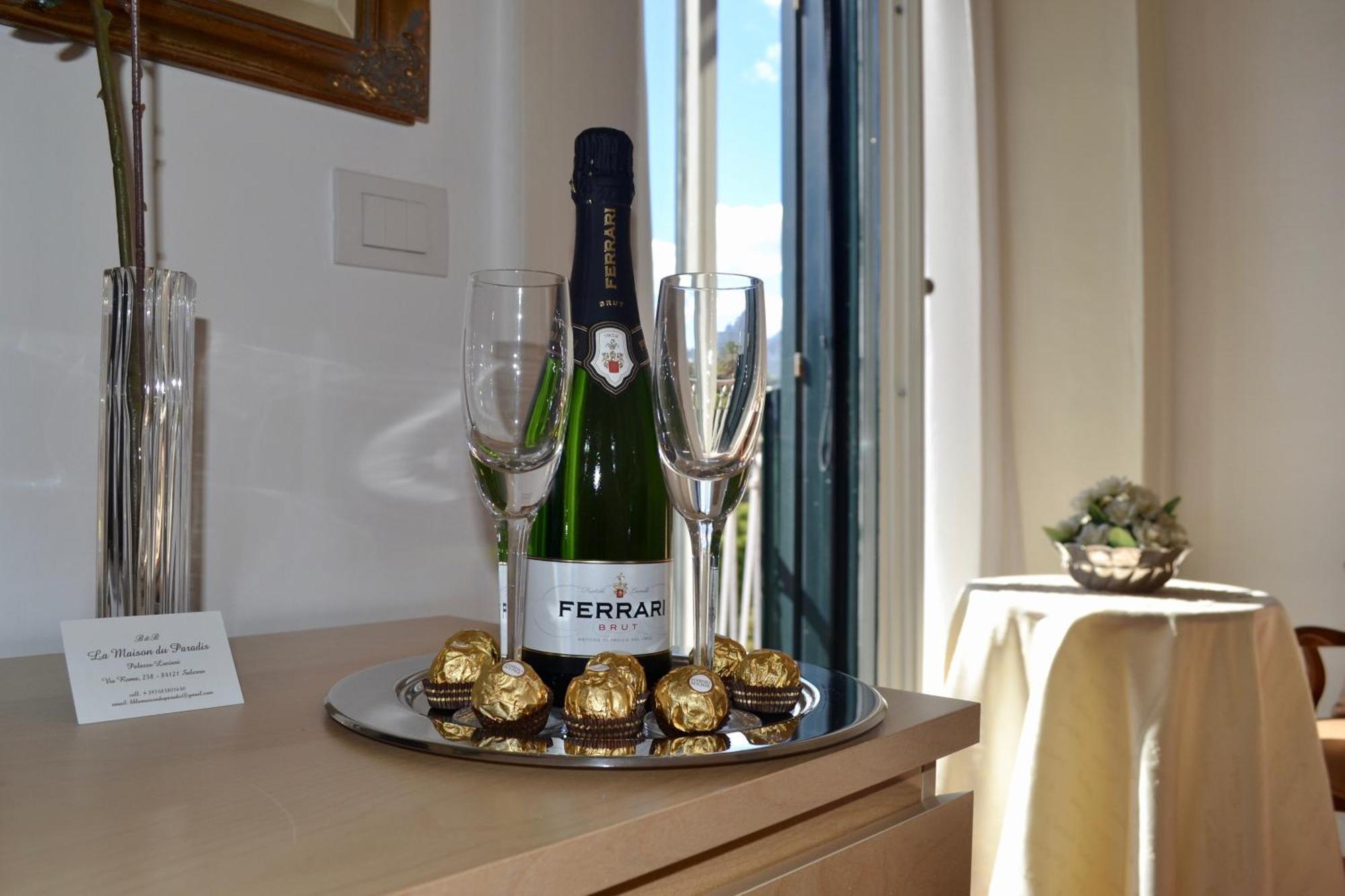 La Maison Du Paradis ซาแลร์โน ภายนอก รูปภาพ